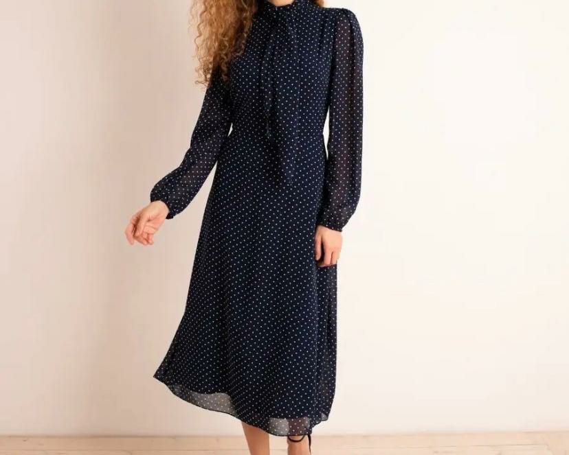 Продаётся платье женское