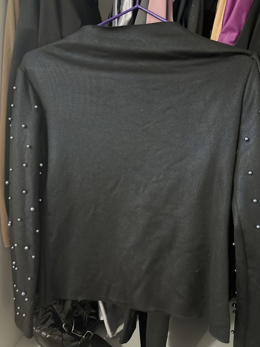 Кофта с бусинками