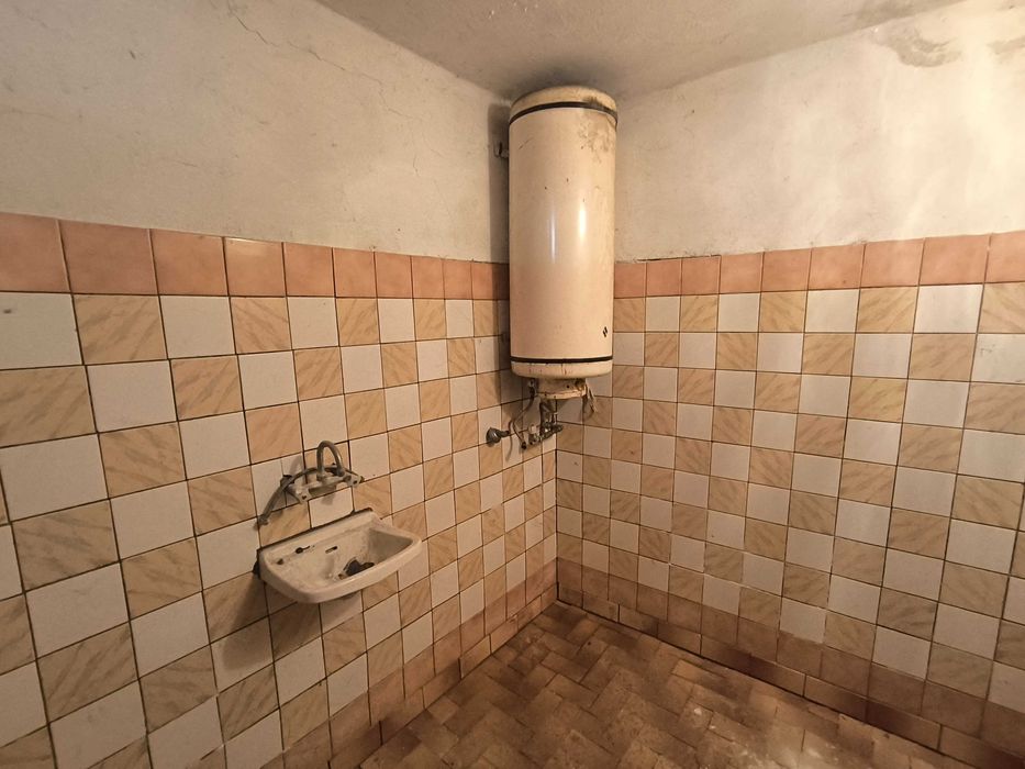 Продава се Къща в с. Тияновци, Област Видин - 320 кв.м за 76 €/кв.м - Снимка #17