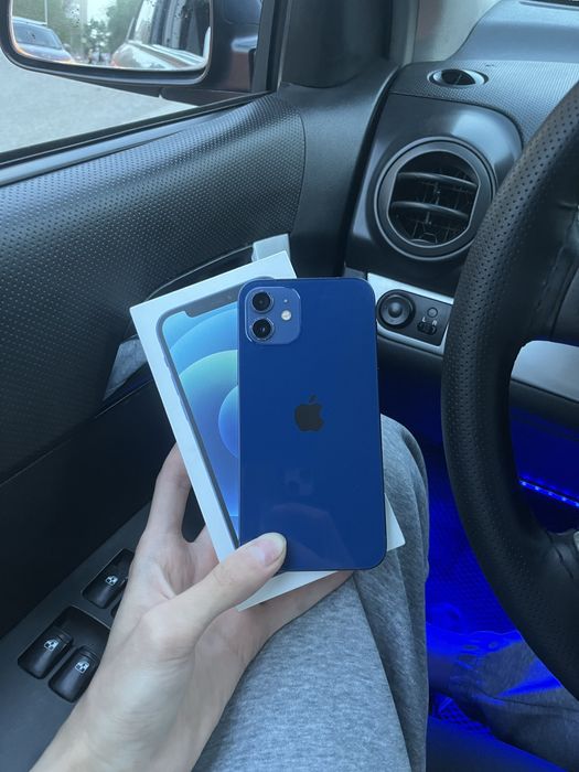 Продам Айфон 12 128gb