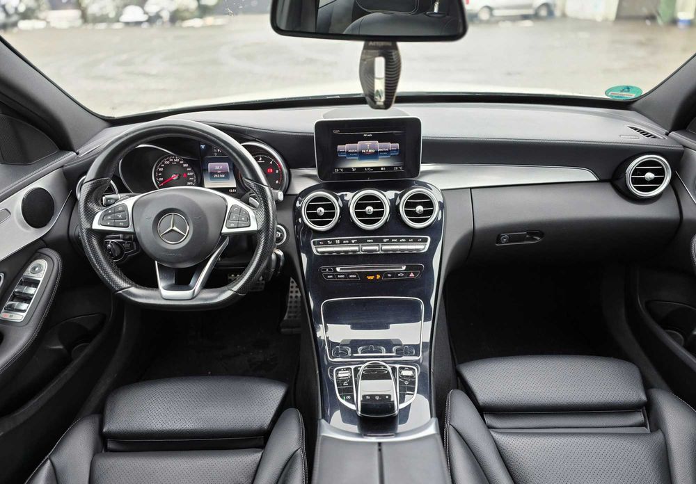 Mercedes C-Klass C220d AMG Pachet Interior-Exterior Led Navi Camera