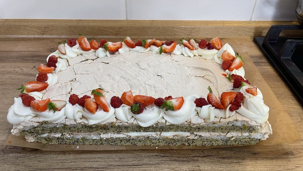 Бауырсаки, торты, пироги, чайный стол
