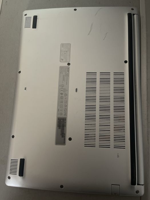 Vand urgent laptop asus acer aspire 3 defect!!