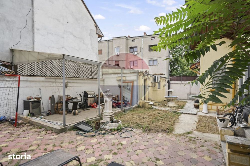 Casă / Vilă cu 7 camere de vânzare în zona Parcul Circului