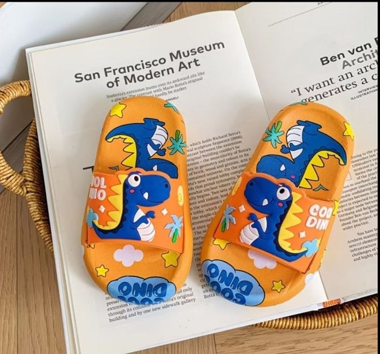 Детские тапочки  Dino размеры от24 до29