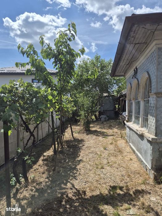 Teren situat intre case pe Strada Morii -Glina