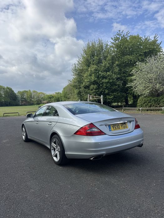 Vând Mercedes CLS