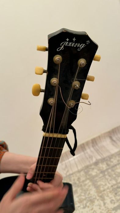 Айшык гитара сатылады