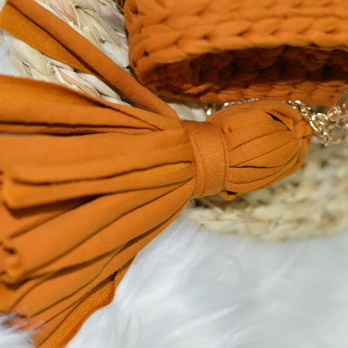 Ръчно изработена чанта от текстилна прежда