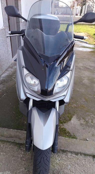 Скутер Yamaha Xmax 250
