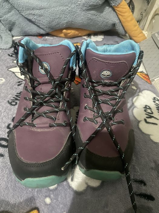 Продам зимние кроссвки.