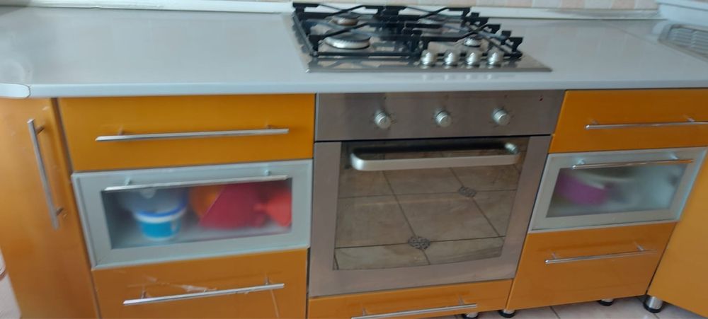 продаю кухонный гарниту