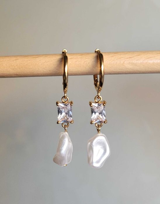 Cercei Orelia, placați cu aur de 18K, cu cristal si picătură de perlă