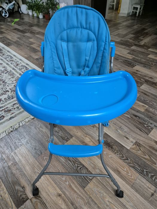 Детский стульчик для кормления