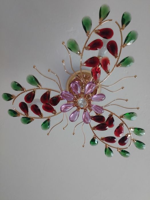 Продам люстру б/у