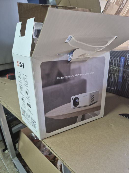 Промо!Мини Smart WiFi 5G Проектор с вграден Android 12 и проложения !