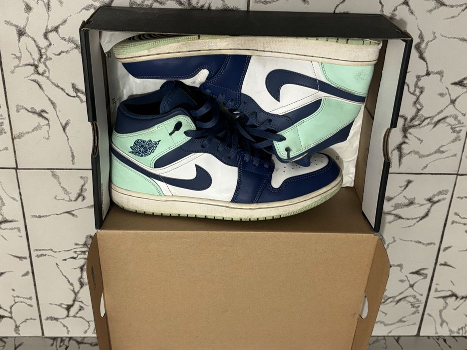 Air Jordan 1 Mid Blue Mint