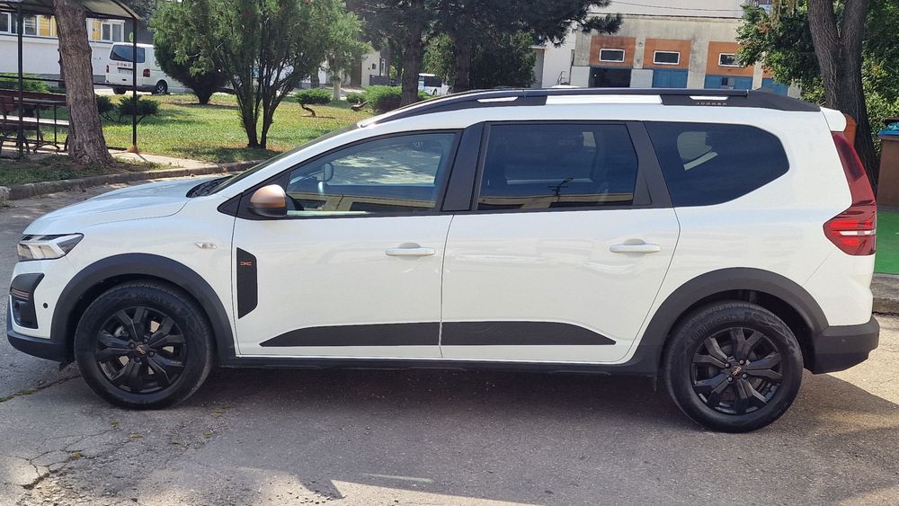 12500 euro fix  Dacia Jogger EXTREME HYBRID 1.6 ~ 140cp Cutie automata 2023  ~~km 38900