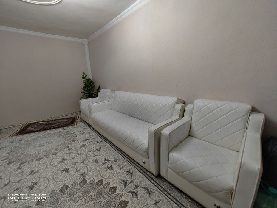 Комлект из дивана и кресел