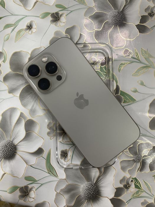 Aplle 16 pro 256 гб