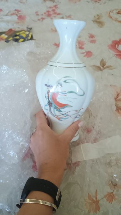 Порцеланова ваза с маркировка