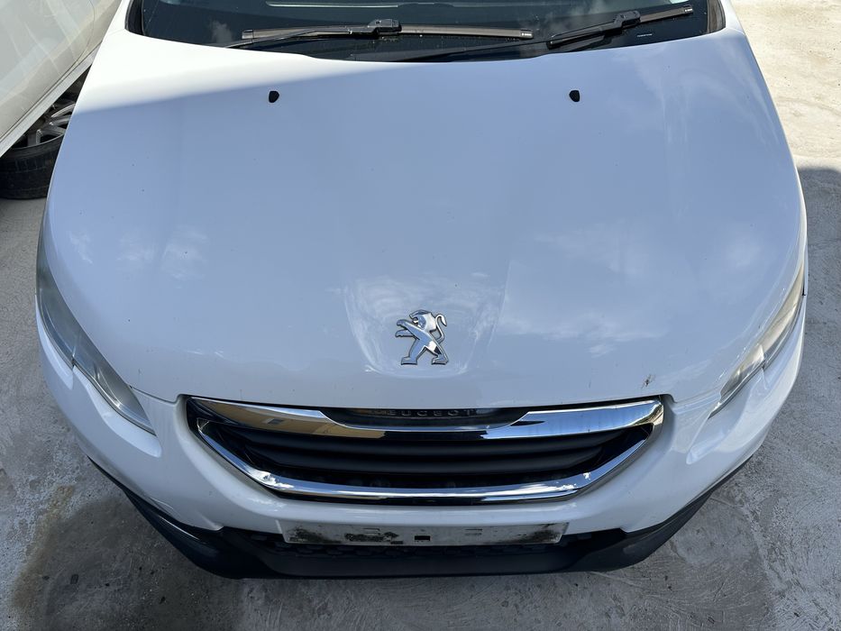 Fata completa Peugeot 2008 capota bara far aripa trager radiator