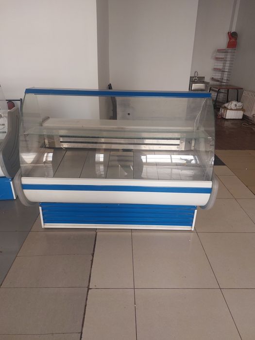 Витриные холодильники