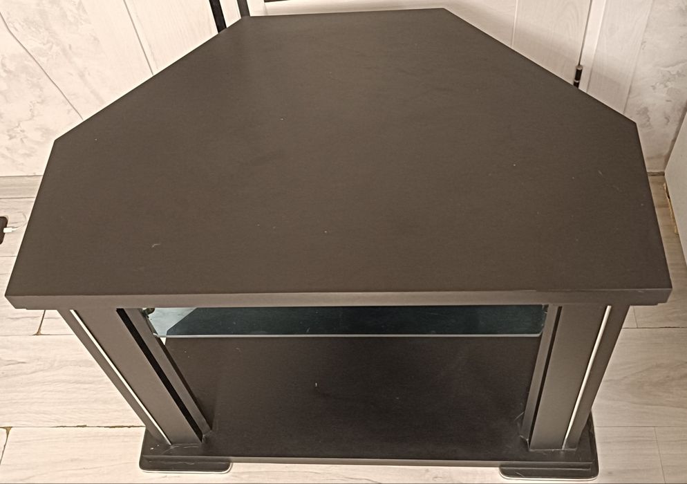 Подставка под телевизор в отличном состоянии