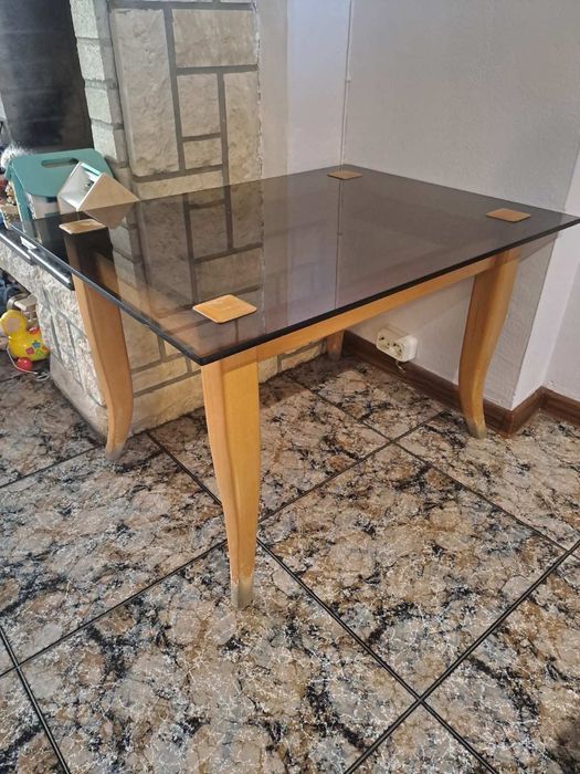 Холна маса - масив и стъкло