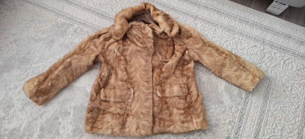Doua geci cu blana naturala de vulpe