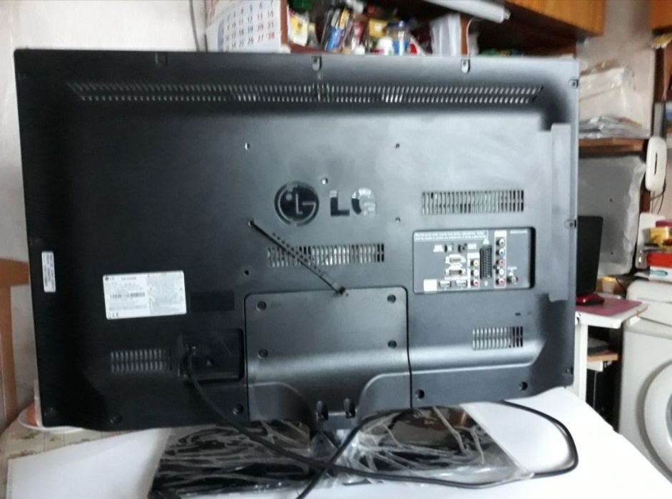 Продавам нов LED телевизор LG.