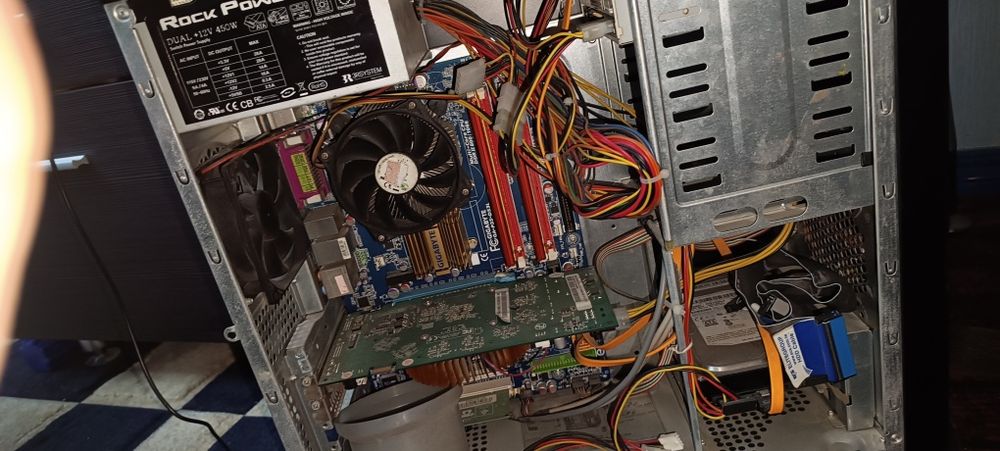 • Комплект \  Компьютерный Блок + Монитор /