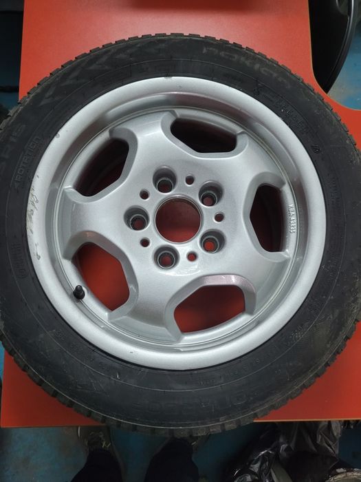 Jante BMW 5x120 R15  cu anvelope iarna 185 65 15 Nokian dot  3821