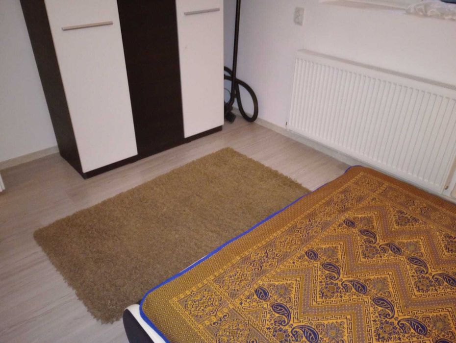 Inchiriez casa 6 camere in cartierul Gara Veche Piatra Neamt