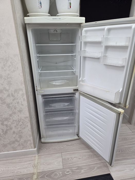 LG продаётся холодильник