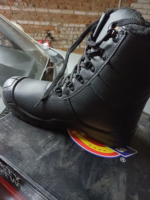 Продам зимние ботинки  Dickies