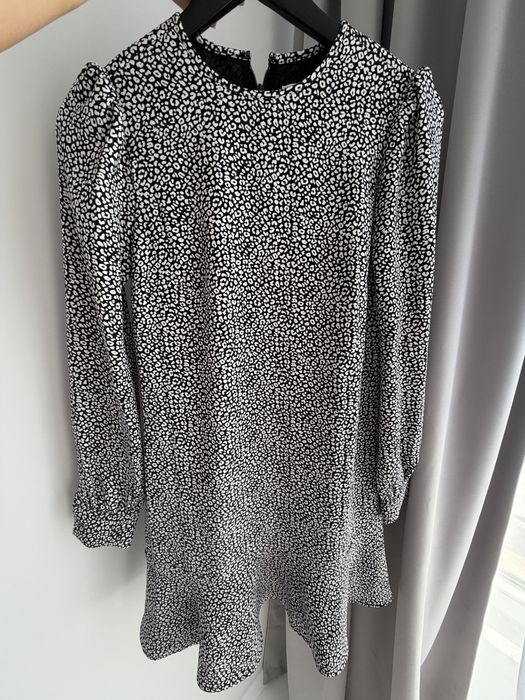 Дамски топ GUESS, рокля Zara и Michael Kors
