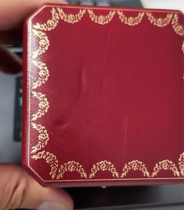 Кольцо с брильянтом Cartier