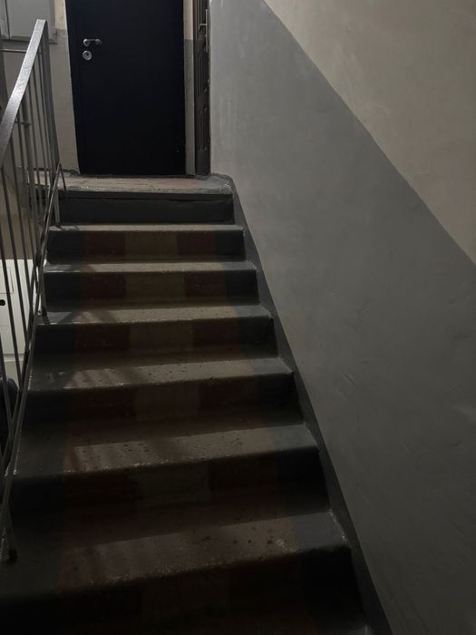 Продам 2к.кв р-н Центр Крови