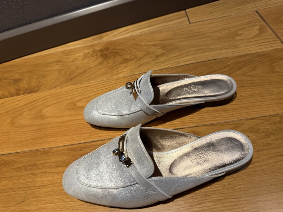 Hermes  mules оригинал -като нови. Цената в сайта е 1130 €.