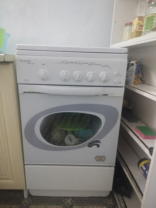 Продам газовую плиту