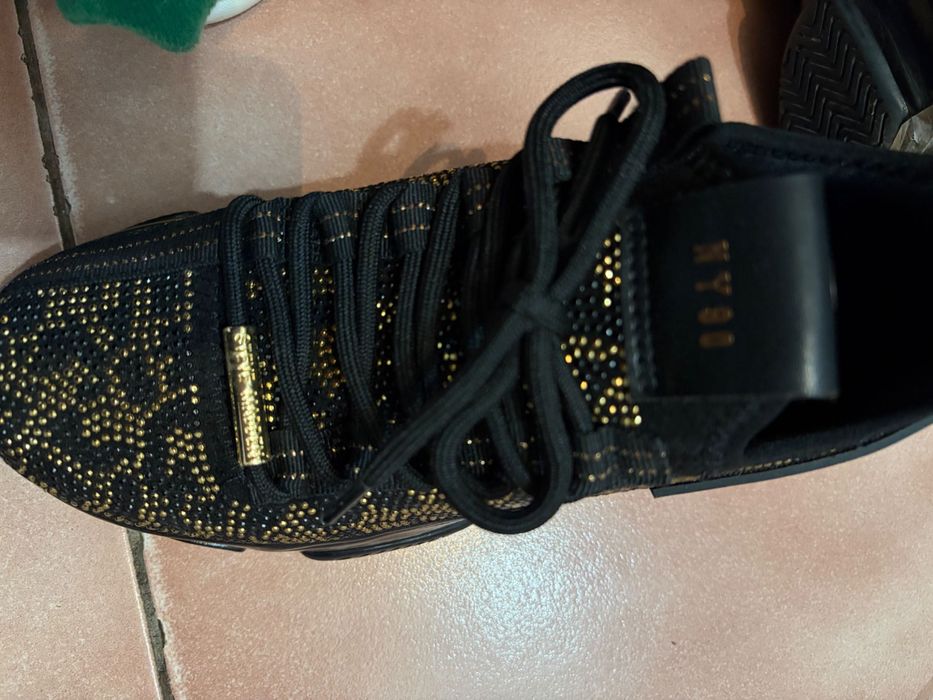 Оригинални маратонки