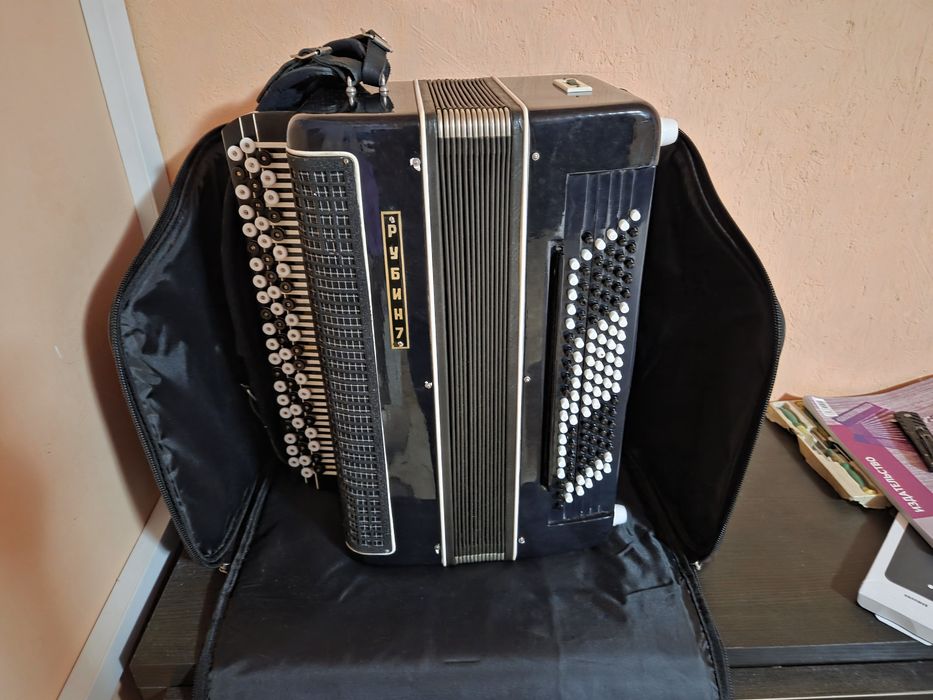 Баян готово-выборный Рубин 7