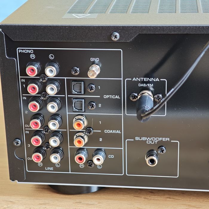 Yamaha R-N600A - Network Stereo Receiver