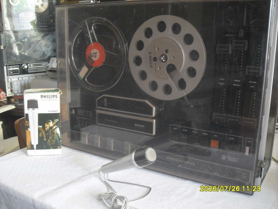 Продавам ролков магнетофон "PHILIPS" 4419