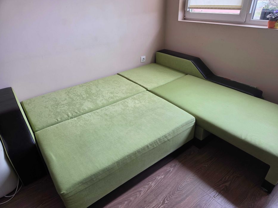 Ъглов диван с функция сън