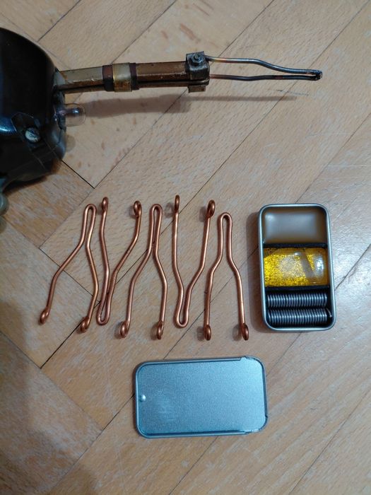 Pistol de lipit Românesc