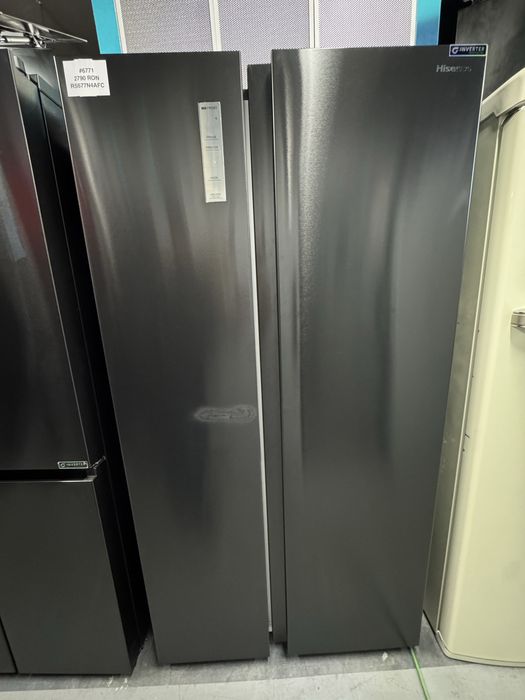 Frigider side-by-side Hisense RS677N4AFC
