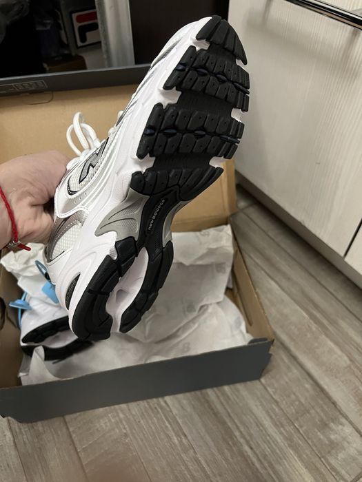 Крассовки New Balance
