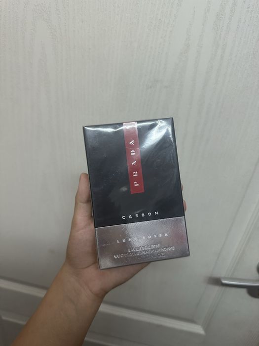 Prada carbon luna rossa